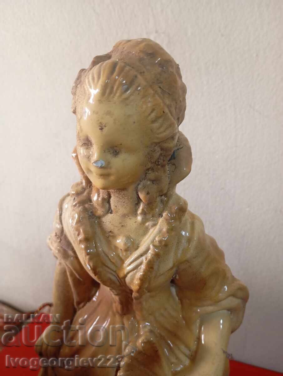 statuetă - doamnă victoriană cu preț € 15.00 | 29.34 BGN