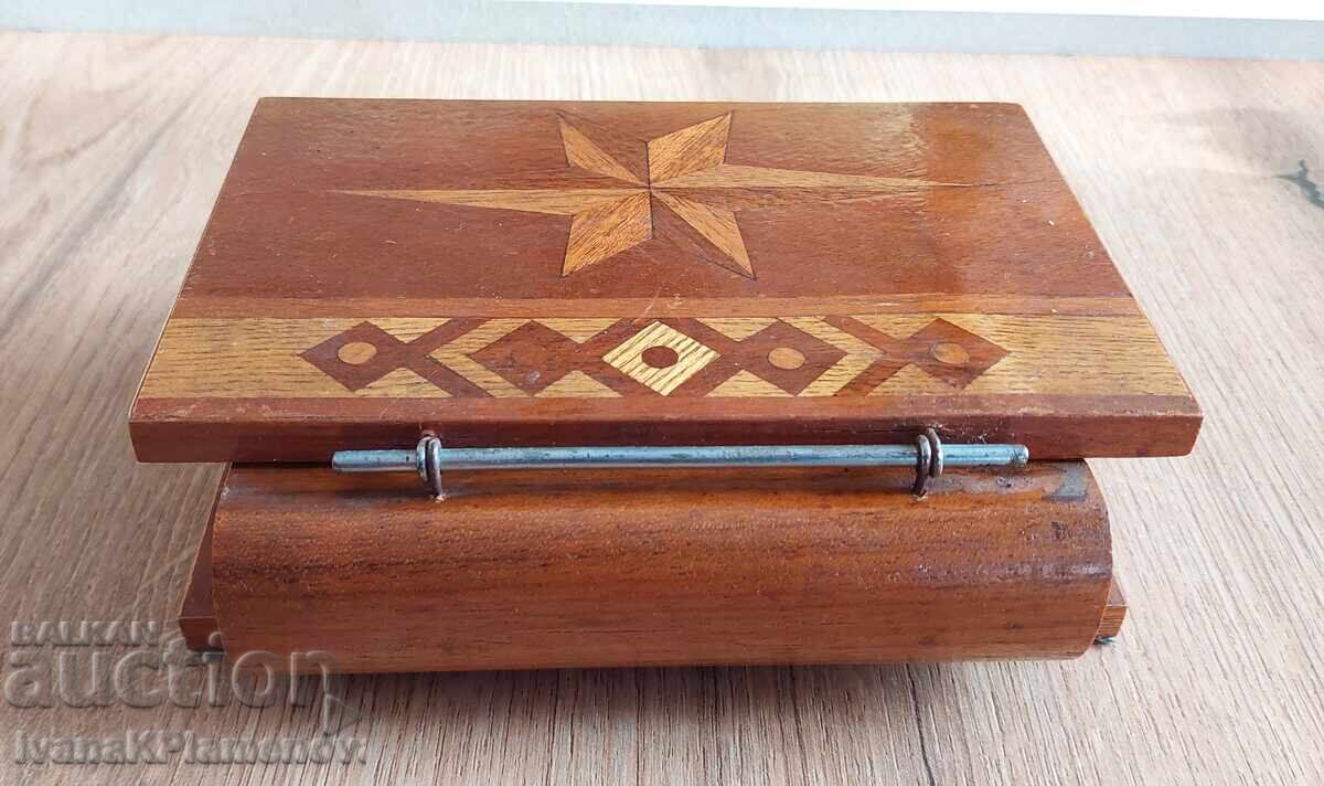 Delivery of Wooden box for connoisseurs