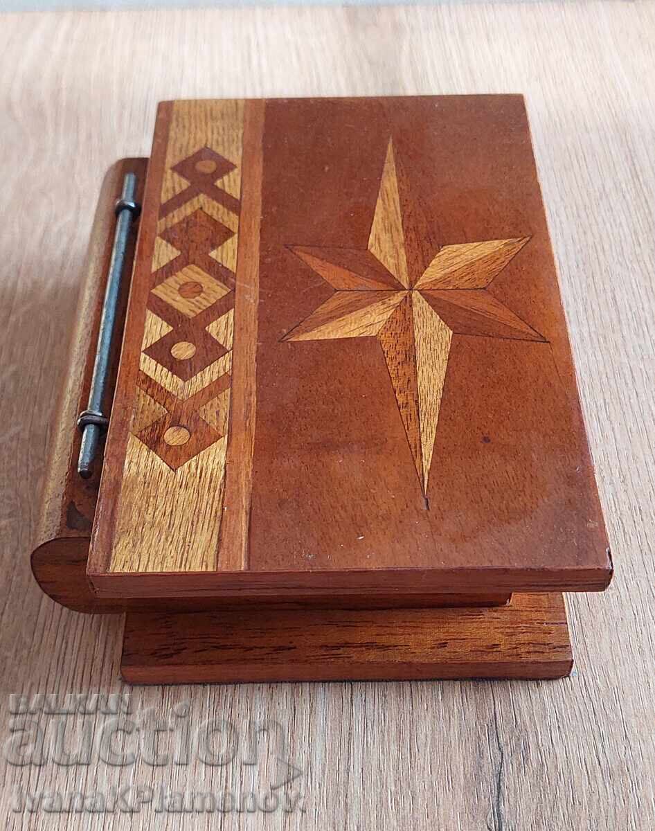 Wooden box for connoisseurs