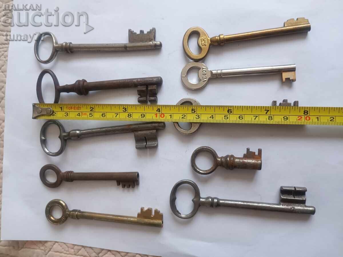 Chei mari vintage forjate retro, începutul secolului XX cu preț € 0.20 | 0.39 BGN