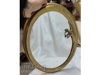 Antichitate oglindă de masă cu o femeie care se privește!