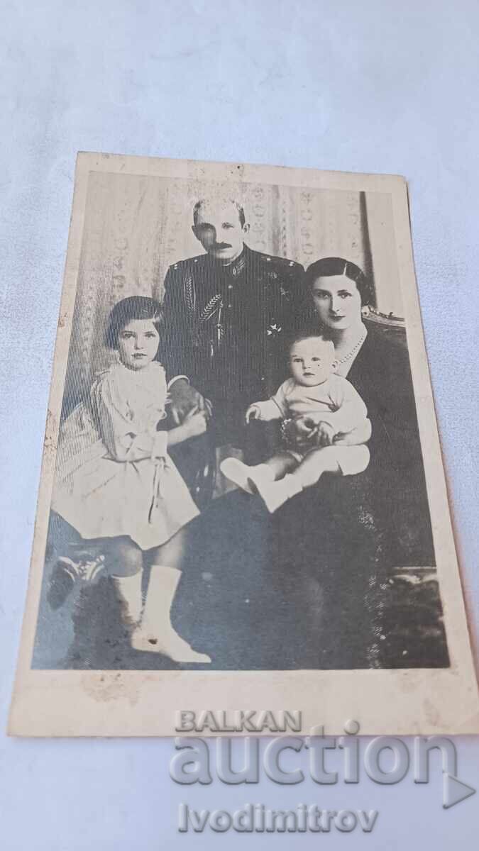 Foto Țarul Boris al III-lea cu familia sa