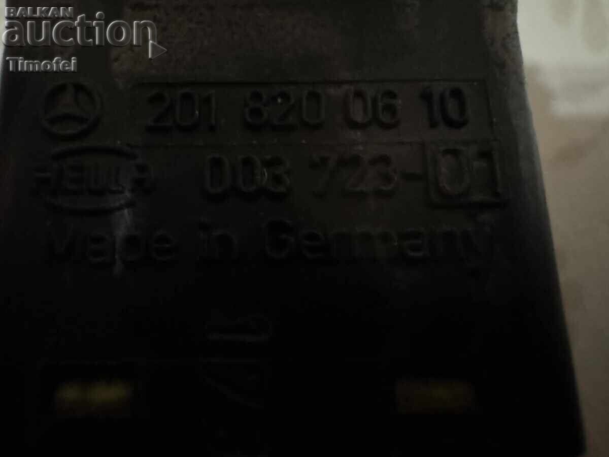 Mercedes Benz 190E ηλεκτρικός διακόπτης καθρεπτών με τιμή € 10.00 | 19.56 BGN Mercedes Benz 190E ηλεκτρικός διακόπτης καθρεπτών με τιμή € 10.00 | 19.56 BGN