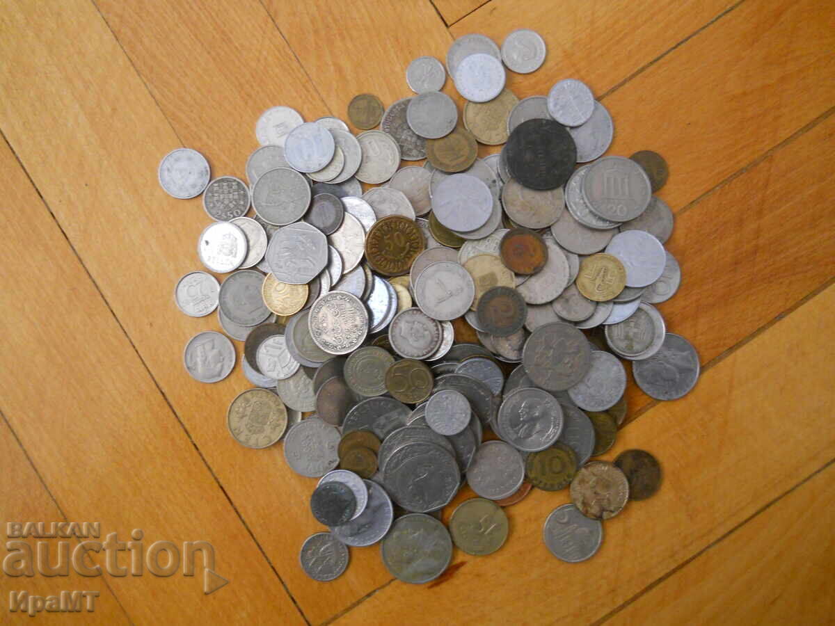 Lot 2 - monede din întreaga lume (peste 200 buc.)