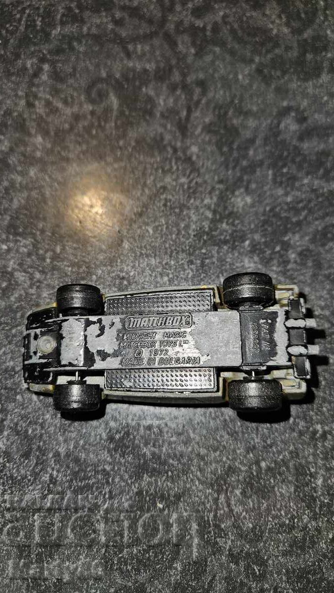 Livrarea Magie de miezul nopții Livrarea Magie de miezul nopții