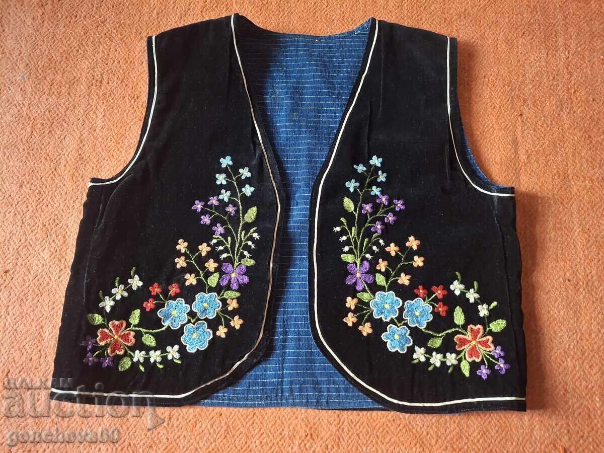 Vesta autentică din catifea cu broderie colorată