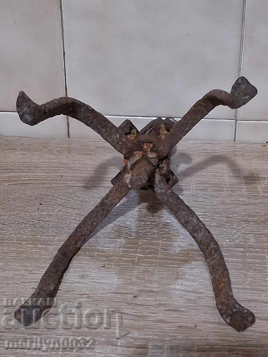 Licitație Sfeșnic antic lampă din fier forjat din secolul al XVIII-lea primitiv