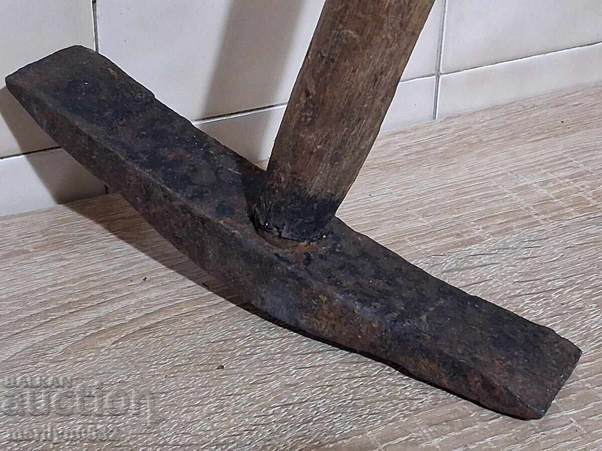 Livrarea Ciocan de zidar vechi, unealtă, târnăcop