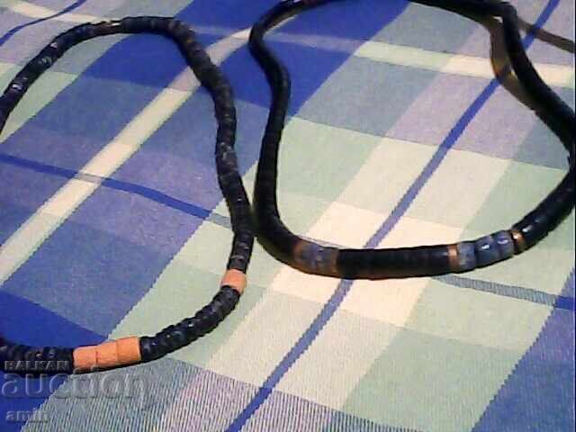 2 buc. coliere vechi ras cocu din pietre naturale