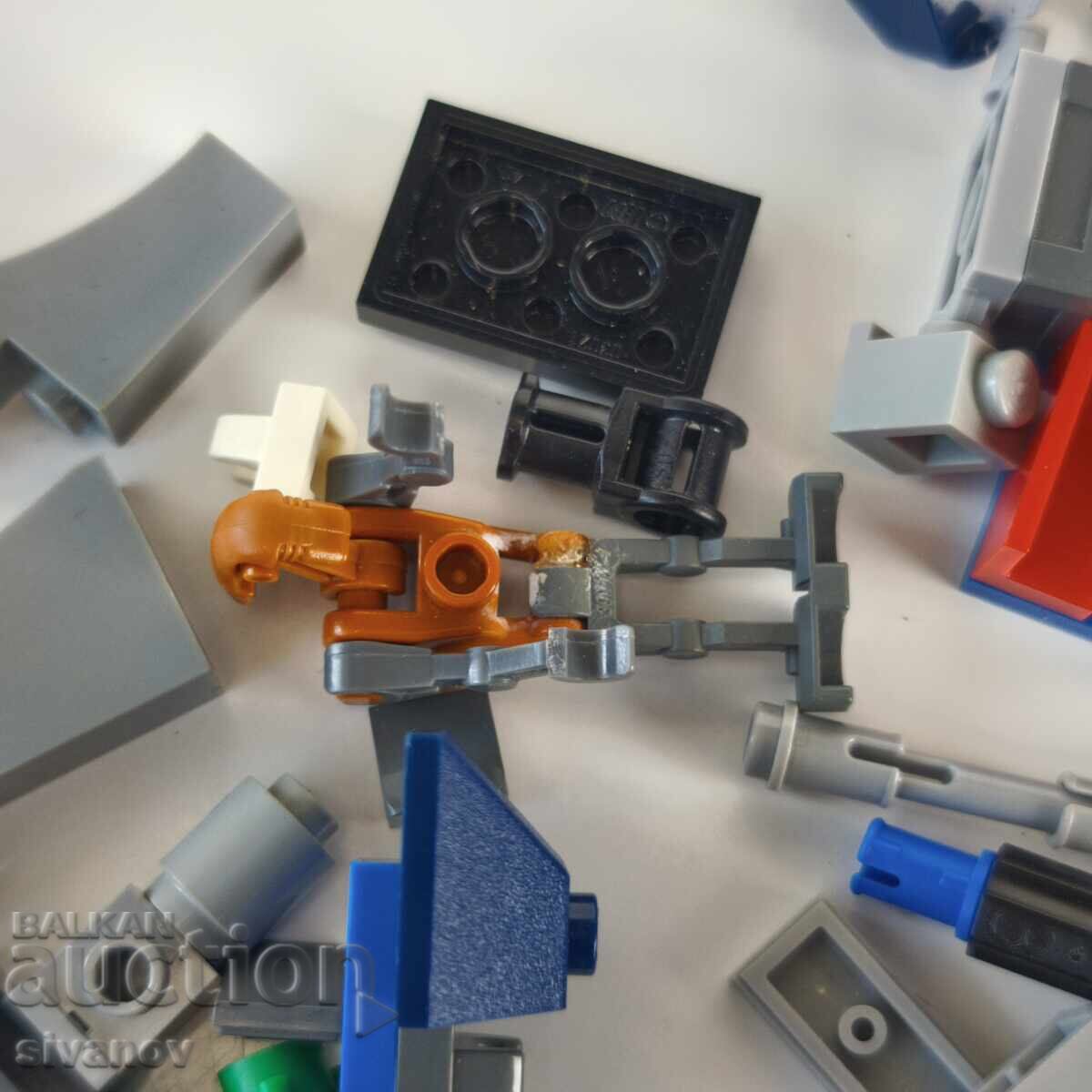 Auction LEGO Mix of assorted bricks, parts, specialized pieces #6338 Auction LEGO Mix of assorted bricks, parts, specialized pieces #6338