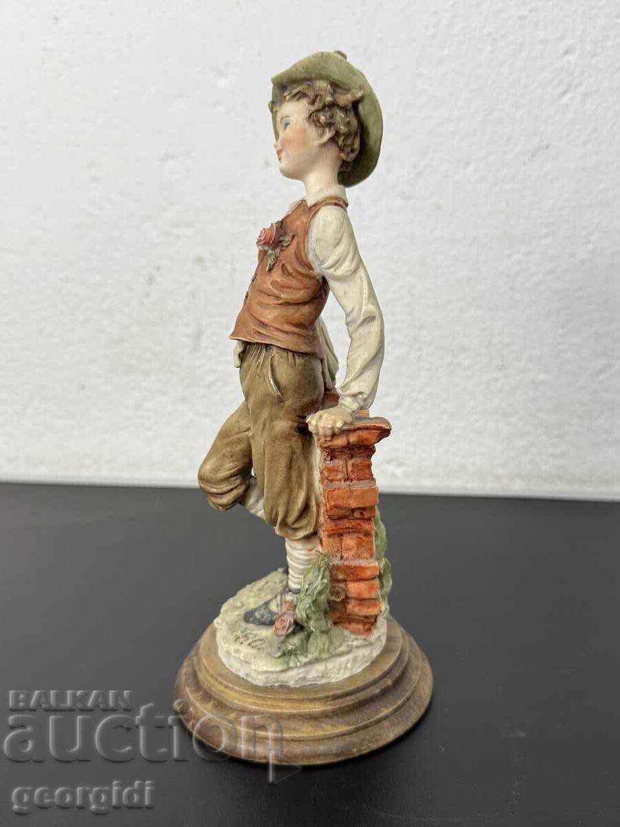 Livrarea Figurină din porțelan de Giuseppe Armani de la Capodimonte 7961