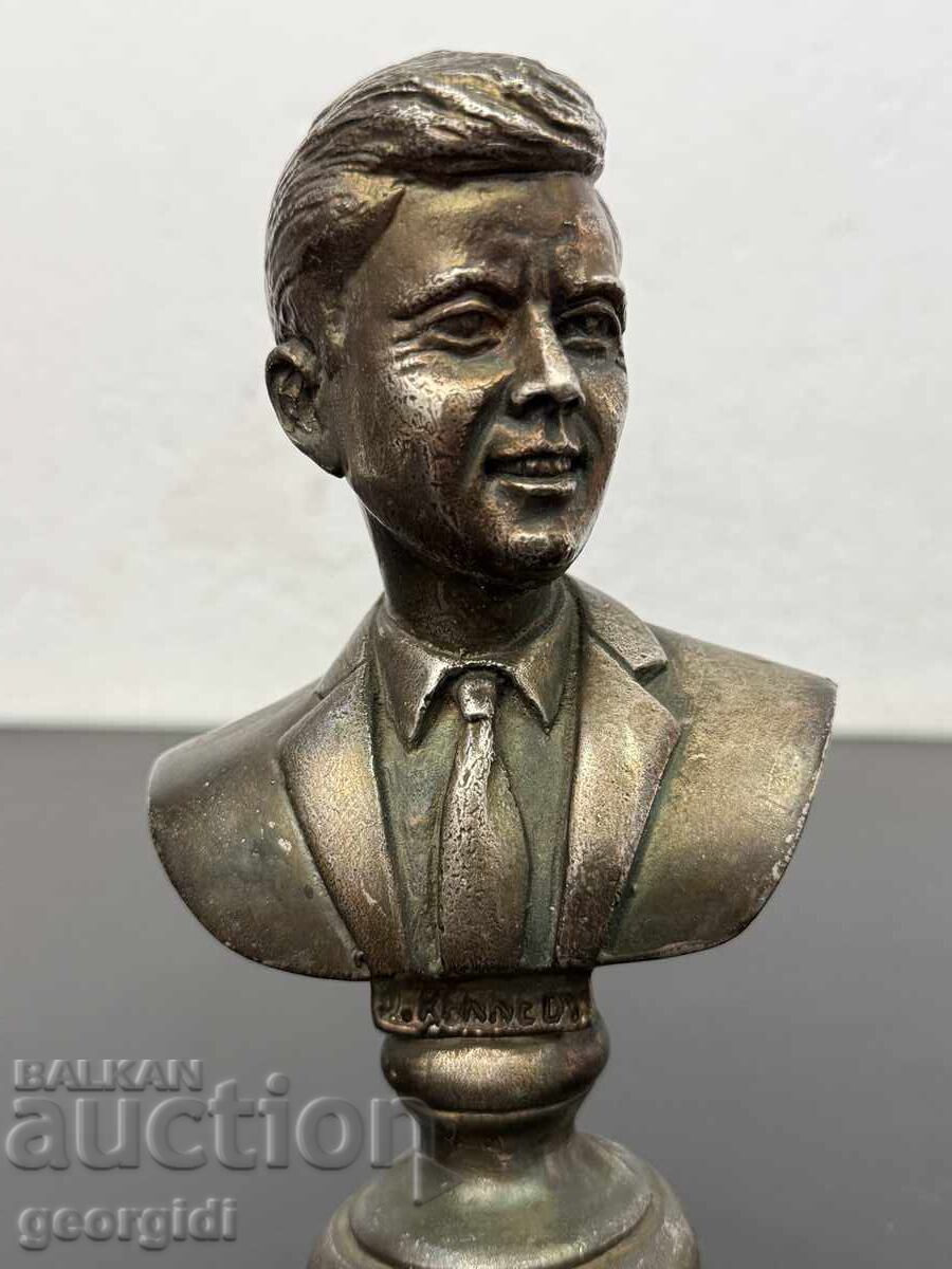 Licitație Bust metalic / statuetă John Kennedy. Nr. 7964