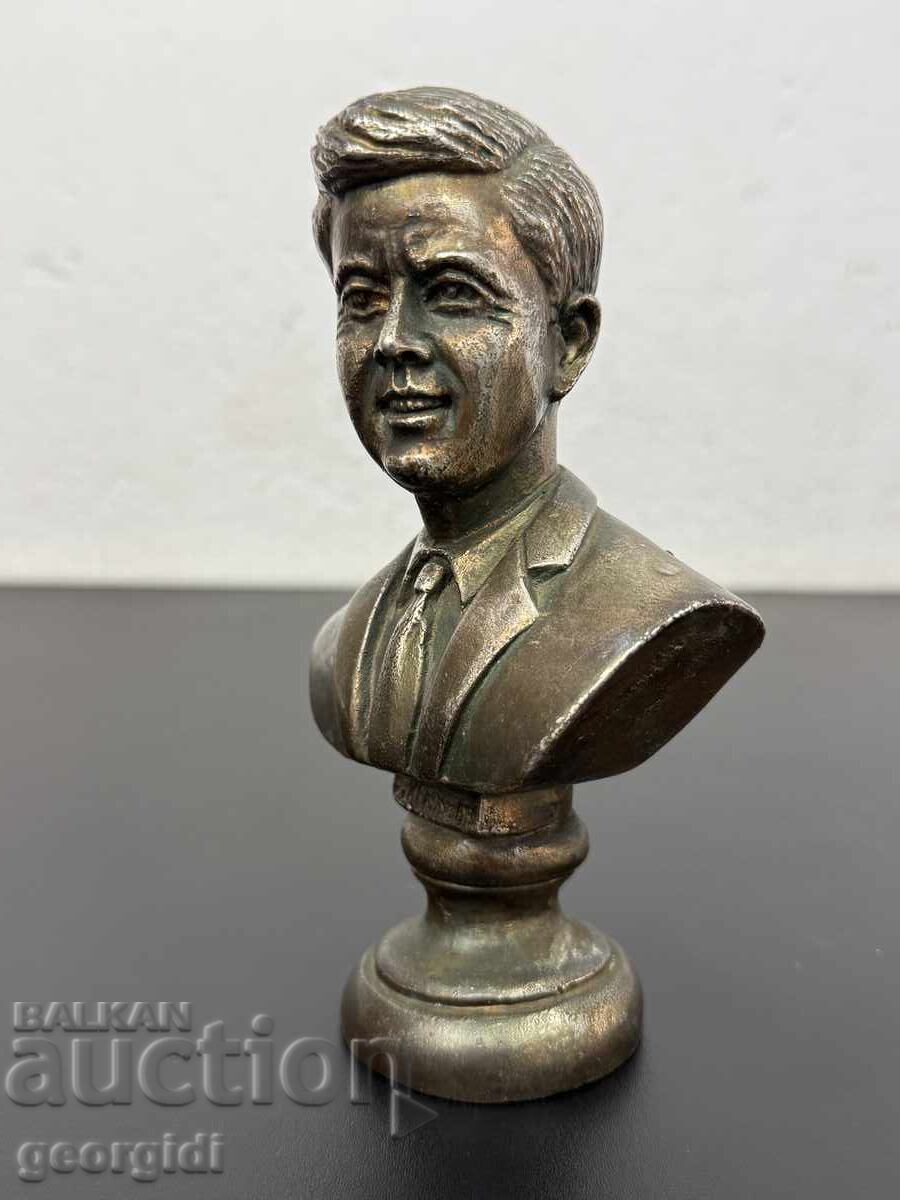 Livrarea Bust metalic / statuetă John Kennedy. Nr. 7964