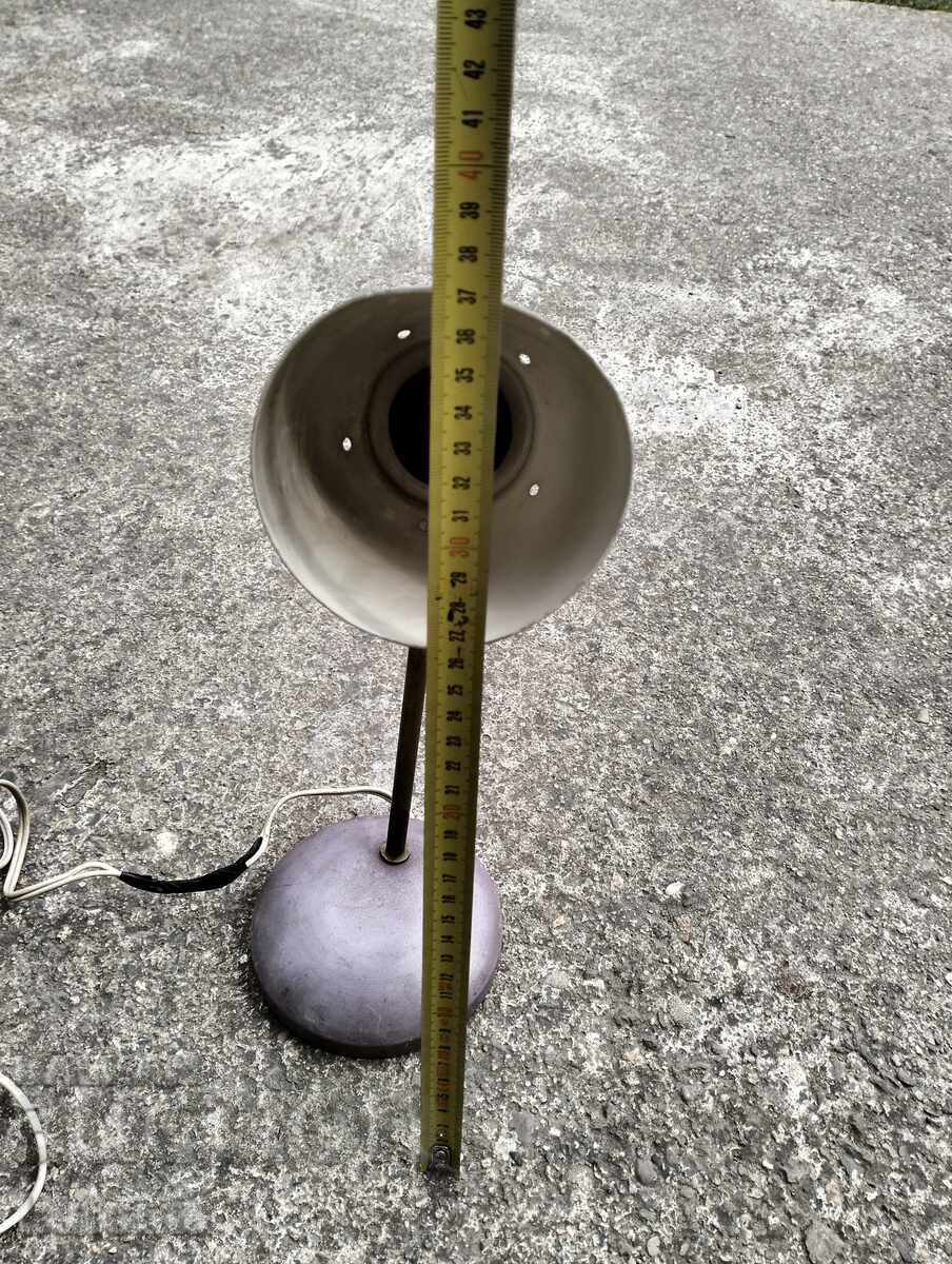 Παλιό επιτραπέζιο φωτιστικό - 5 Παλιό επιτραπέζιο φωτιστικό - 5