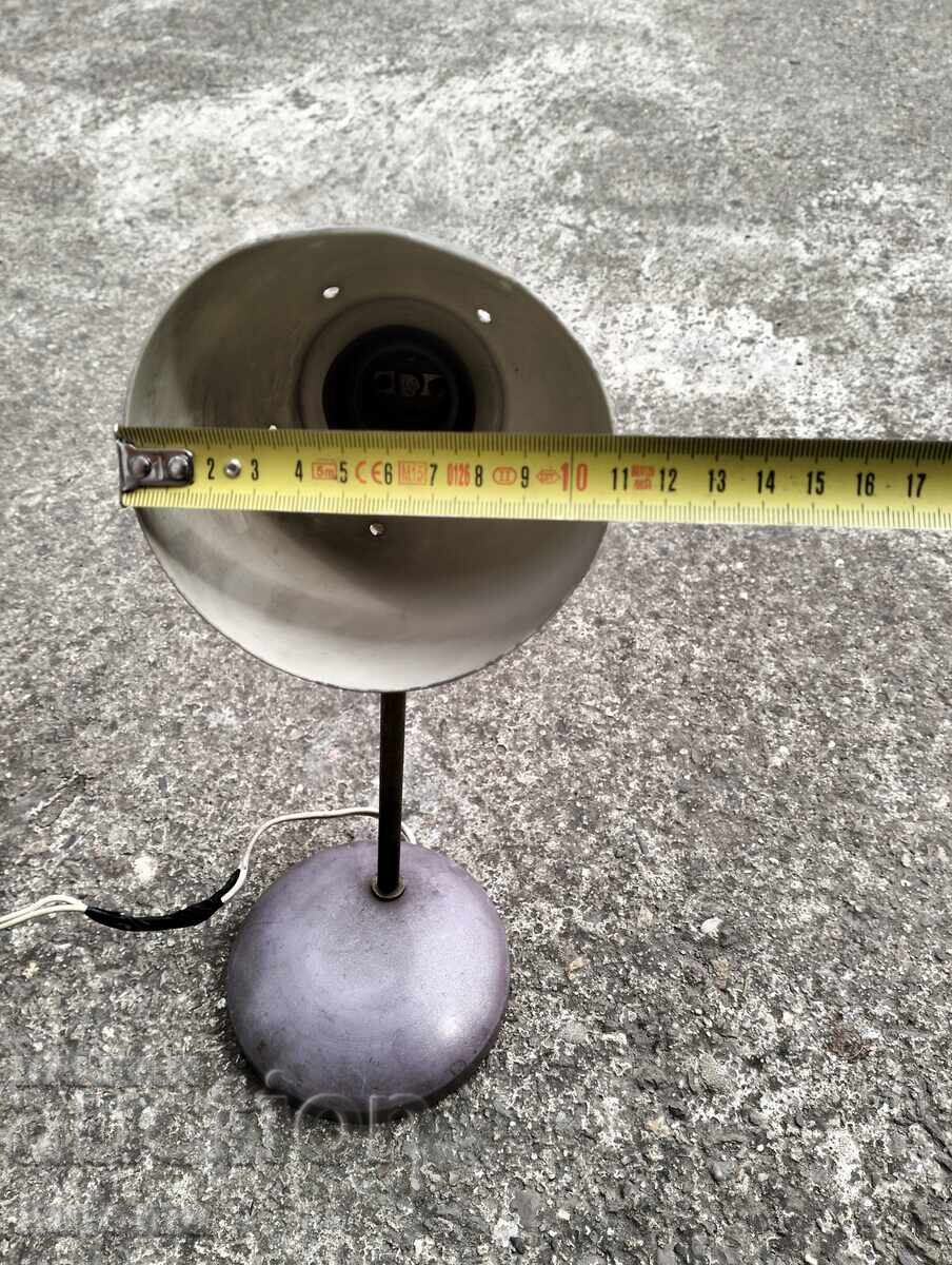 Παλιό επιτραπέζιο φωτιστικό - 6 Παλιό επιτραπέζιο φωτιστικό - 6