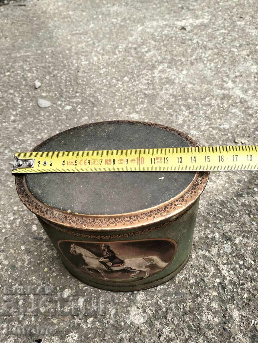 Licitație Cutie veche metalică pentru cafea