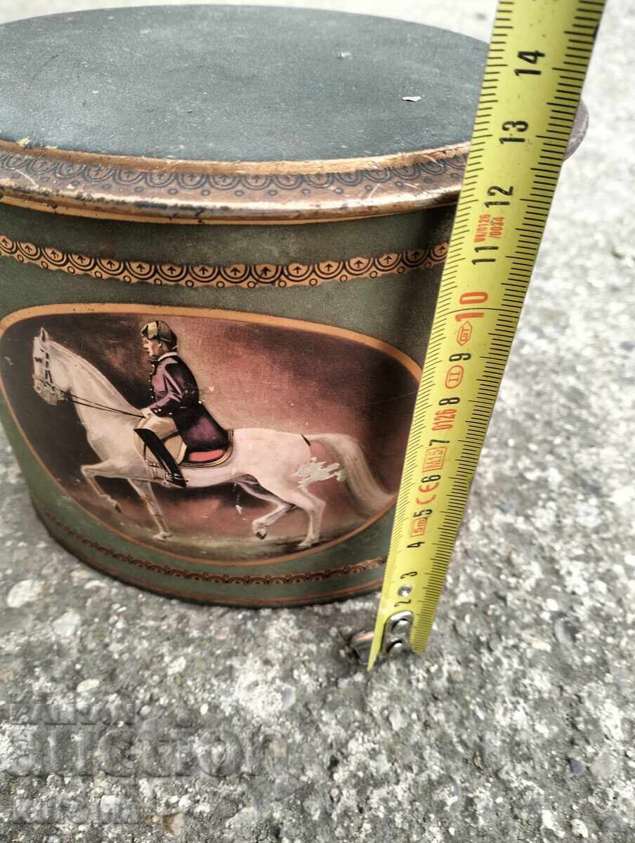 Livrarea Cutie veche metalică pentru cafea