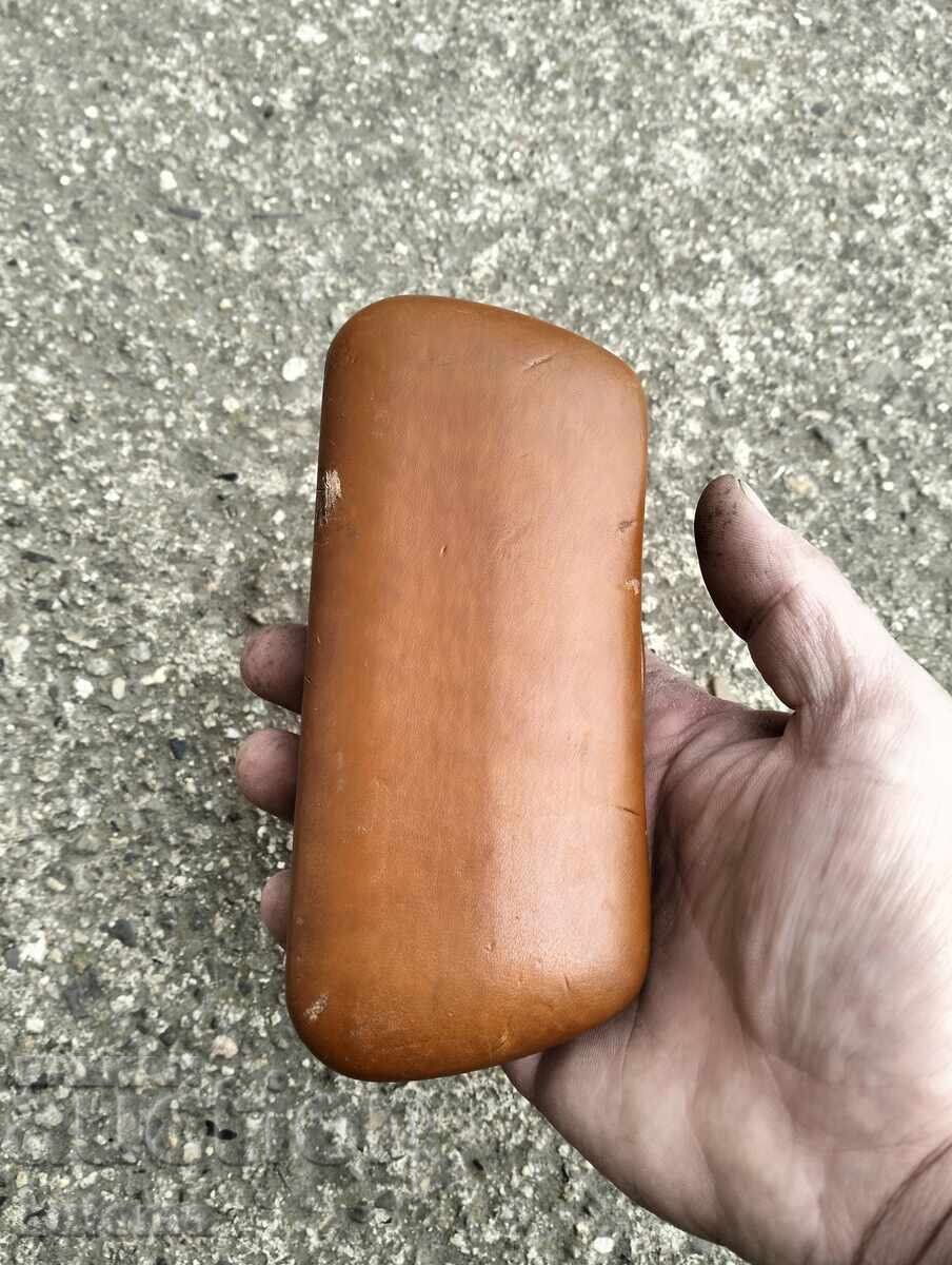 Livrarea Ochelari vechi cu rame placate cu argint