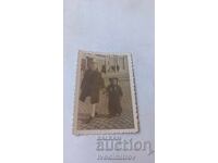 Снимка Плевен Две момиченца на разходка 1946