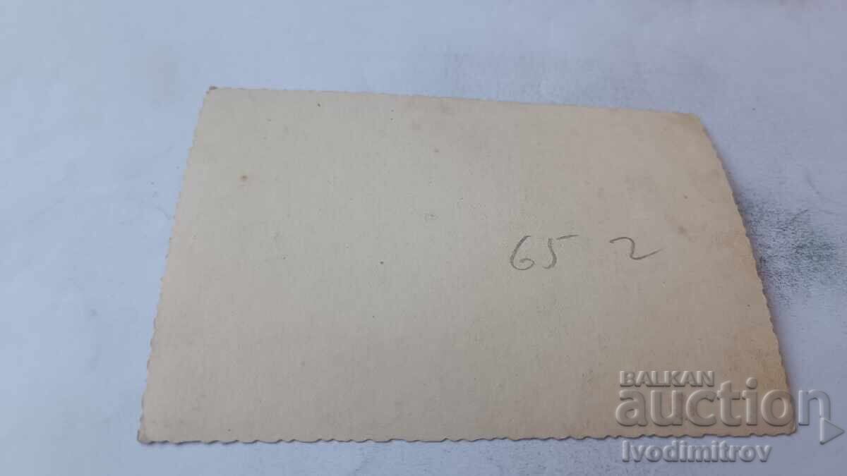 Snimka Sofiya Mŭzh i zhena pred tsŭrkvata Aleksandŭr Nevski με τιμή € 1.06 | 2.07 BGN