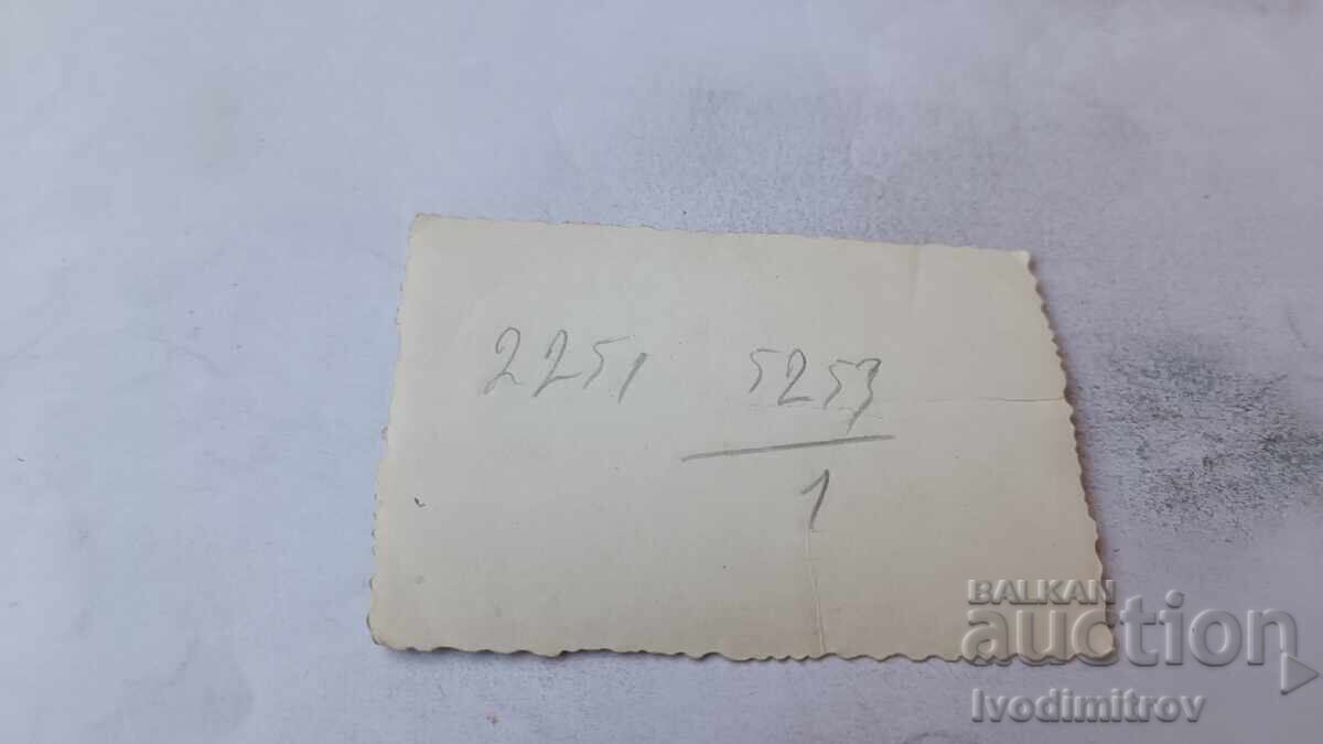 Fotografie Sofia Tânără fată în haină de iarnă la plimbare cu preț € 1.24 | 2.43 BGN