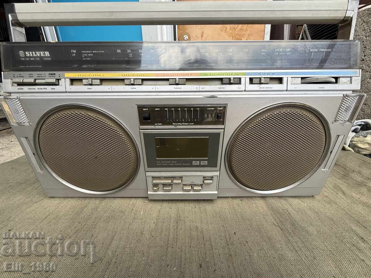 Μεγάλο Ιαπωνικό κασετόφωνο SILVER με τιμή € 99.00 | 193.63 BGN