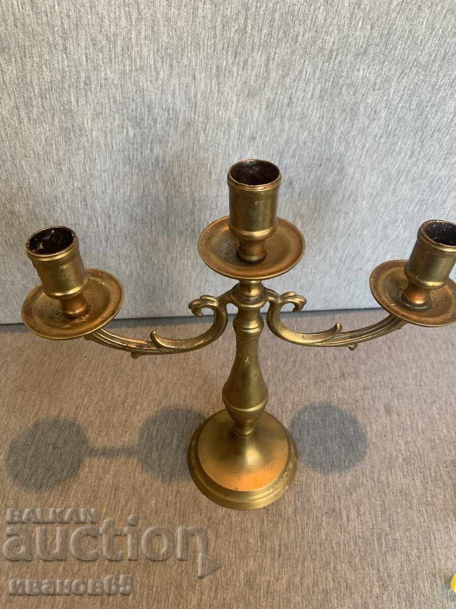 Παράδοση Μπρούτζινος πολυέλαιος με τρία μπράτσα