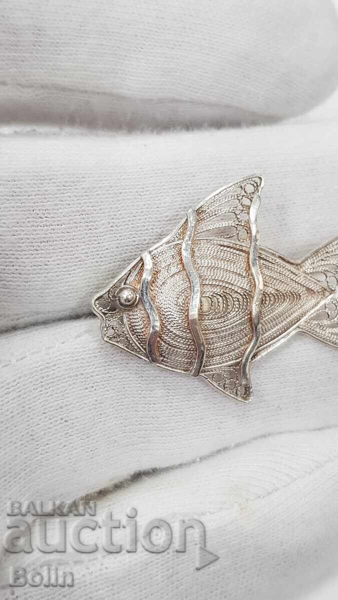 Licitație Frumoasă broșă argintie - Pește, Peștișor - 925 - Europa Licitație Frumoasă broșă argintie - Pește, Peștișor - 925 - Europa