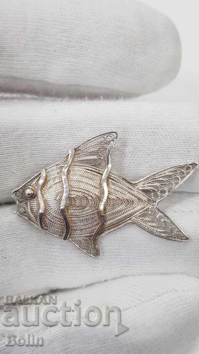 Frumoasă broșă argintie - Pește, Peștișor - 925 - Europa Frumoasă broșă argintie - Pește, Peștișor - 925 - Europa