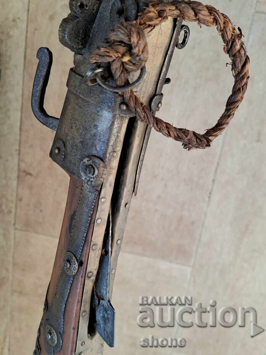 Pistol, fitil, cremă, țigară, boilie, cuișor - 13