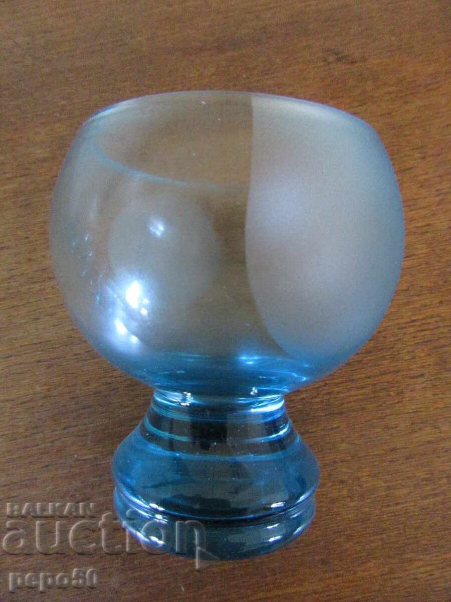 Аукцион 6 бр.КРАСИВИ ЧАШИ ОТ СИНЬО СТЪКЛО - РАНЕН СОЦ