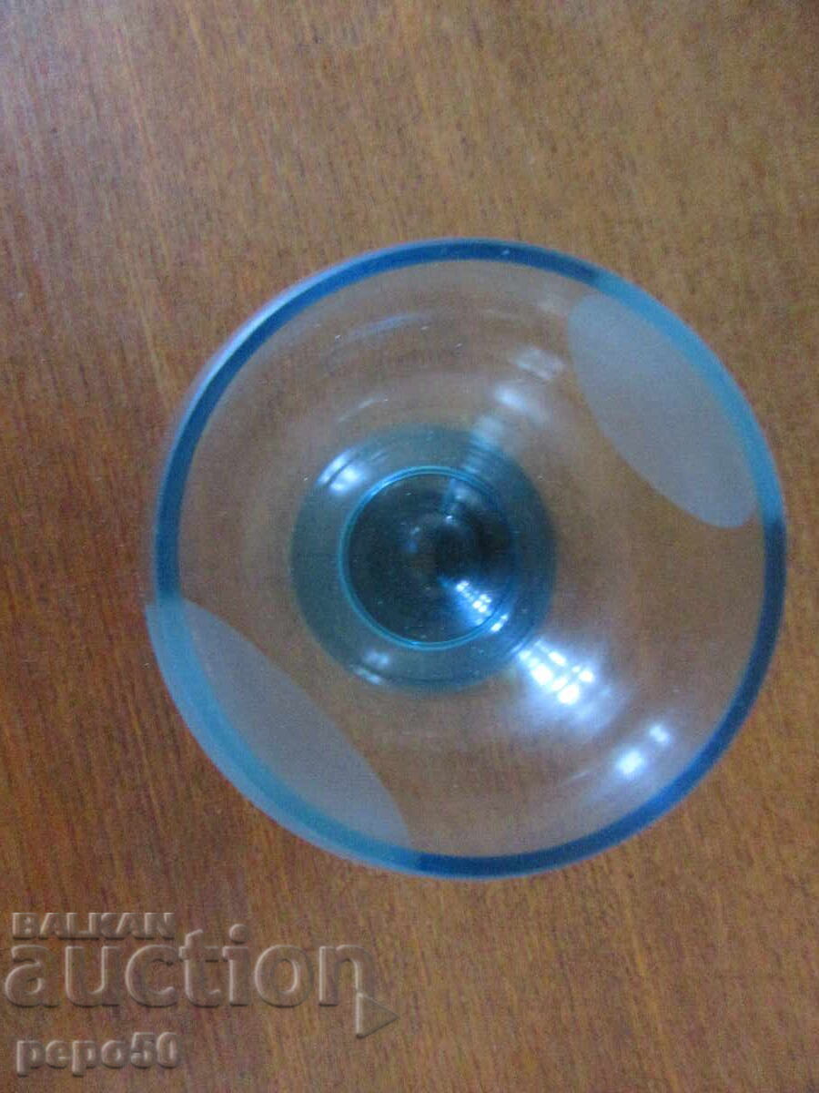 Доставка на 6 бр.КРАСИВИ ЧАШИ ОТ СИНЬО СТЪКЛО - РАНЕН СОЦ