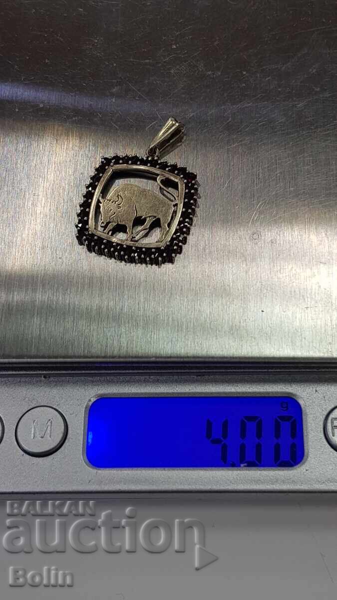 Pandantiv argintiu, placat cu aur, cu granate, zodie Taur - 7