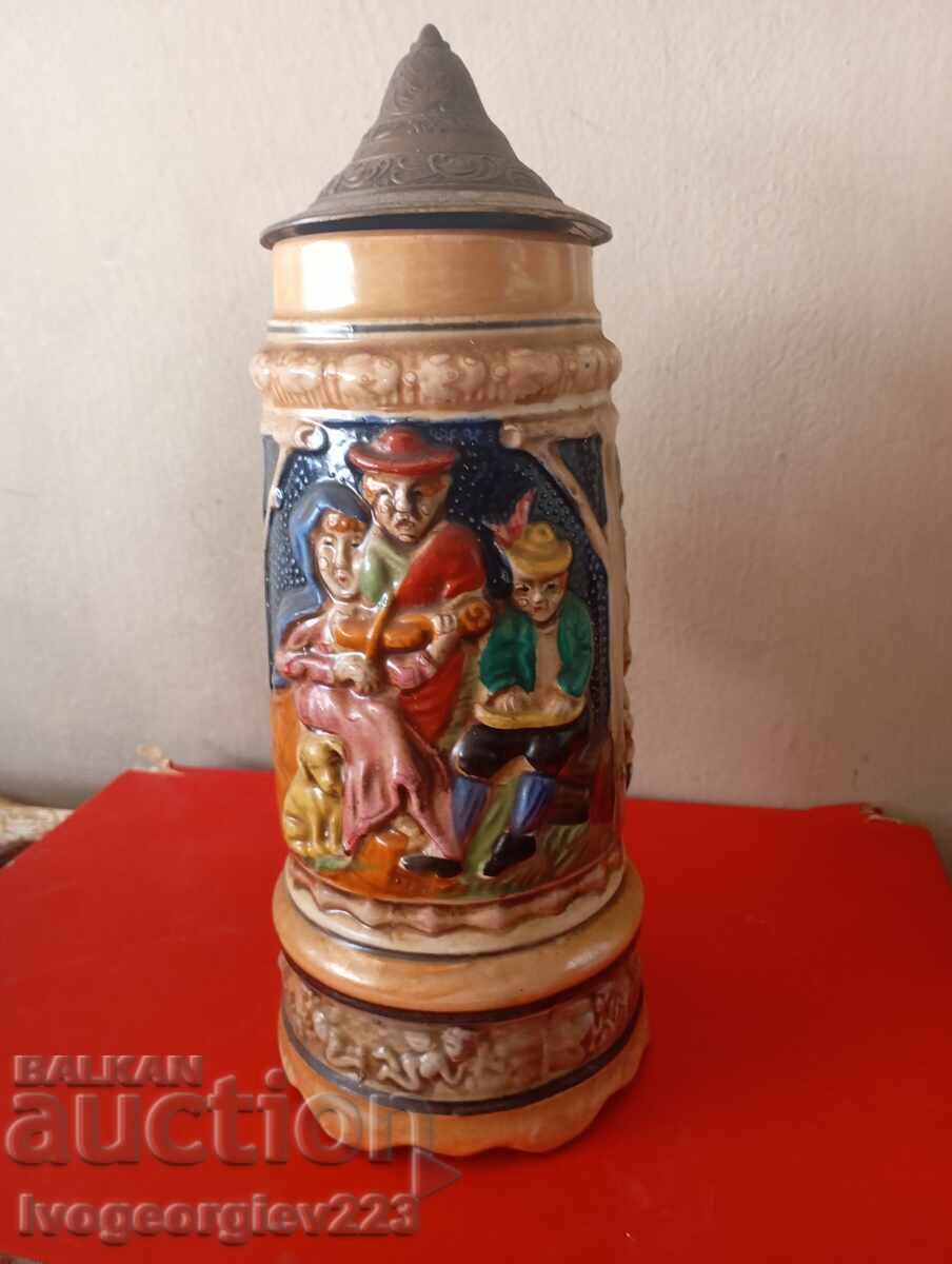 Stara muzikalna khalba za bira s kapak