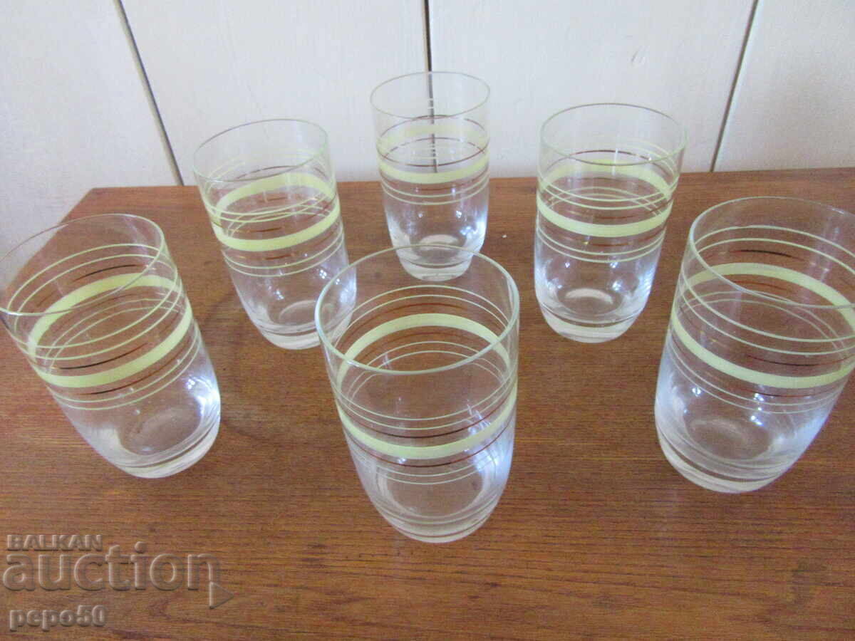 6 buc. pahare cu inele galbene și aurii - Epoca de Aur timpurie 6 buc. pahare cu inele galbene și aurii - Epoca de Aur timpurie