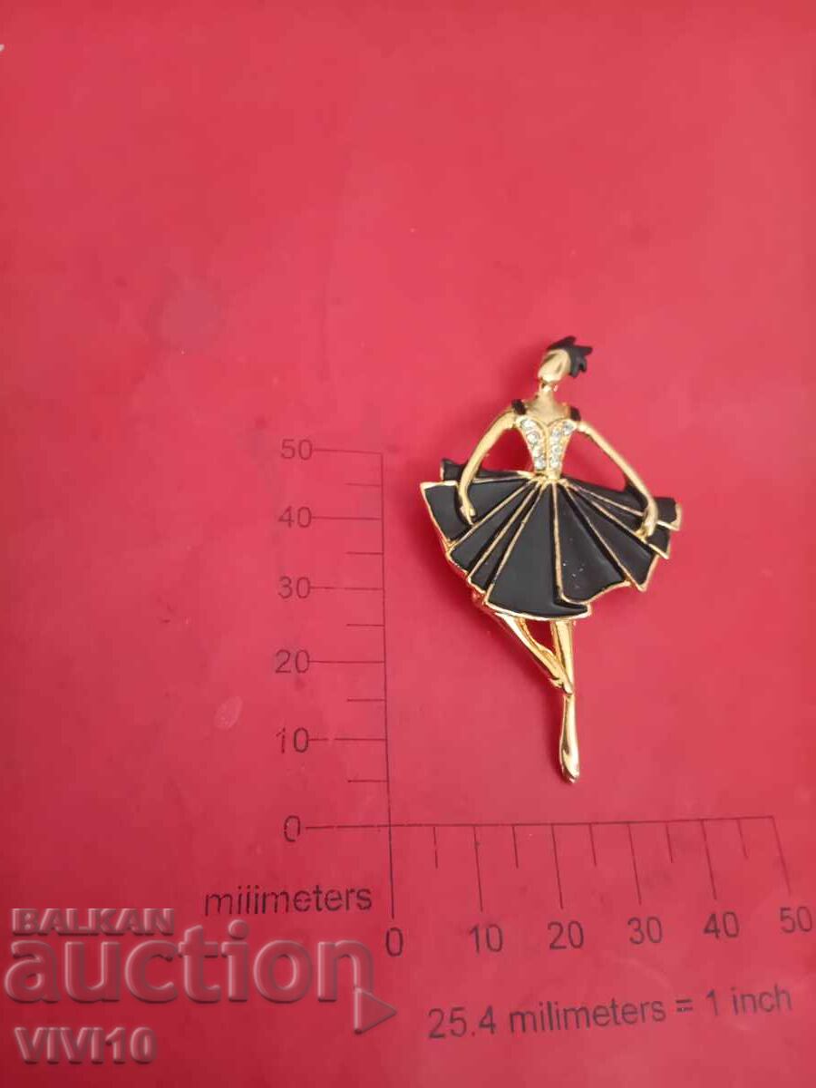 Broșă email antică, balerină
