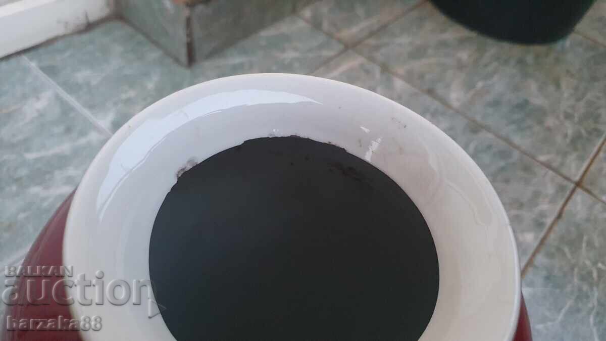 Veche vasă de porțelan germană cu capac Urnă cu preț € 20.00 | 39.12 BGN