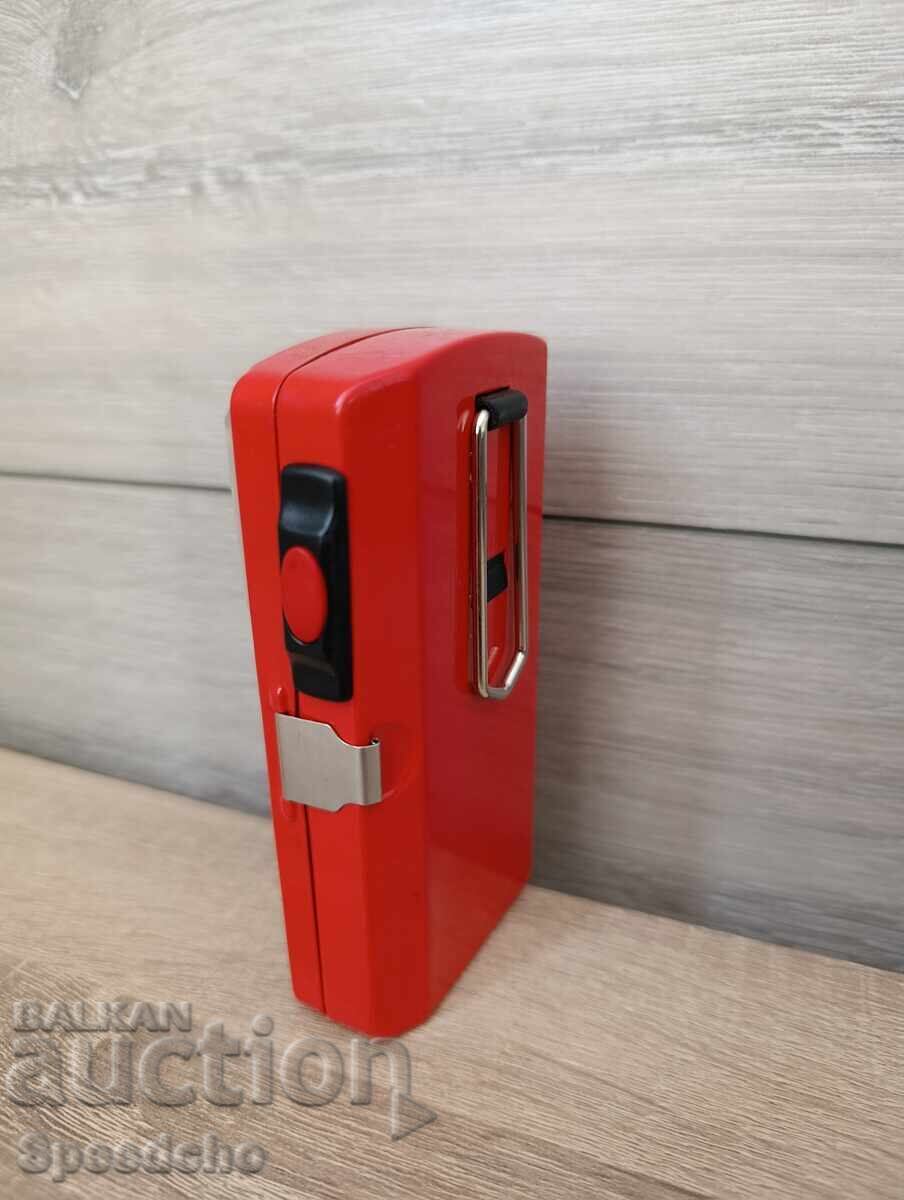 Lanterna retro din anii 90 cu preț € 3.99 | 7.80 BGN