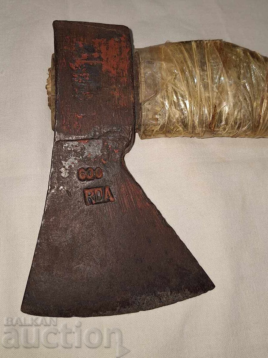 Ένα παλιό τσεκούρι