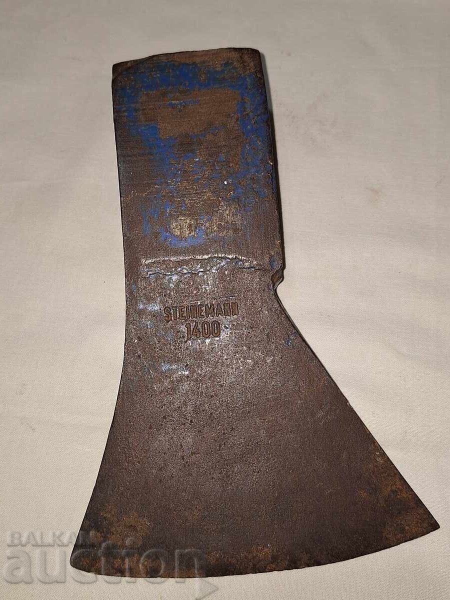 Ένα παλιό τσεκούρι