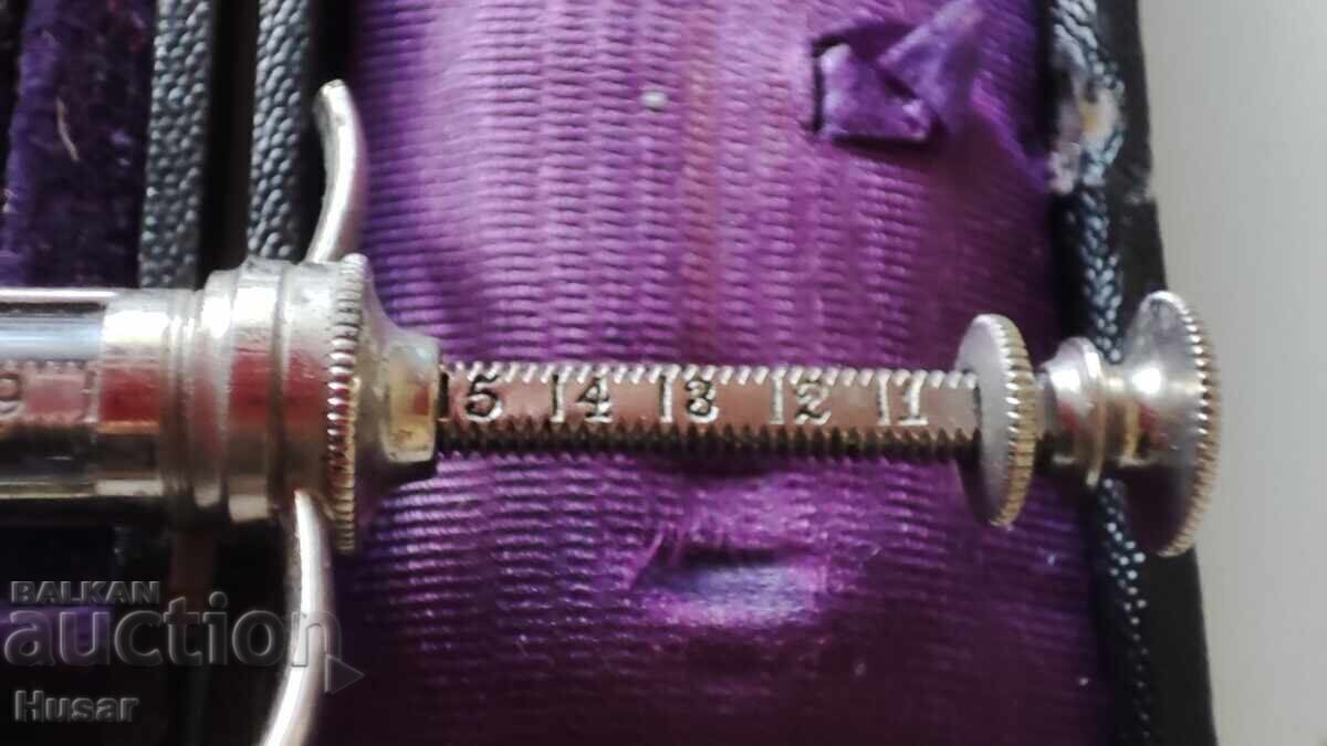 Auction  Dirty baby syringe, injection, pre-PSV ?? miniature