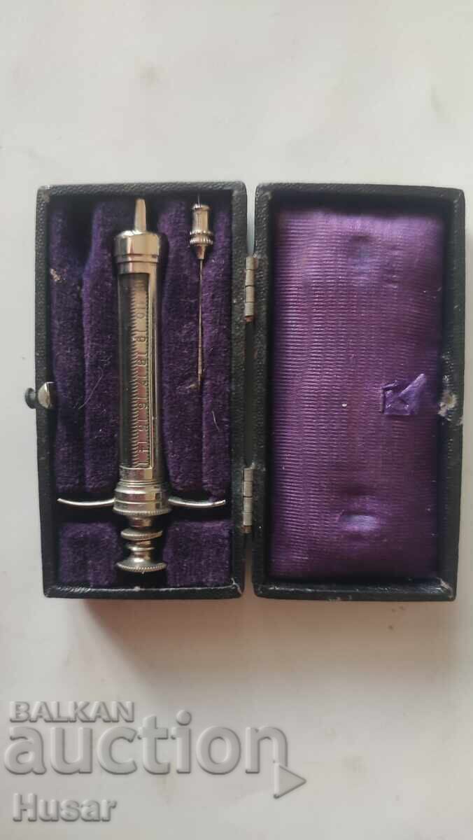 Dirty baby syringe, injection, pre-PSV ?? miniature