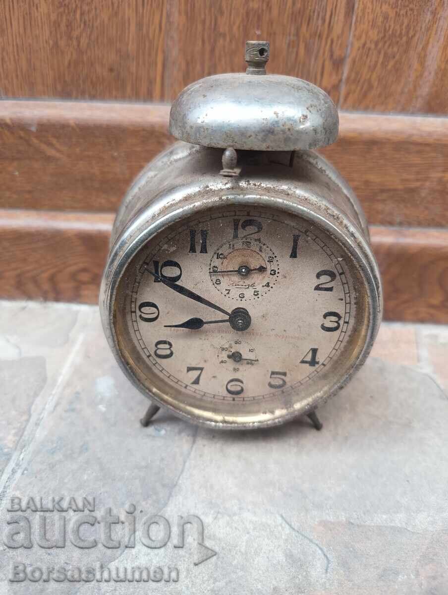 Πολύ παλιό ρολόι Kounév - Férdinand με τιμή € 12.00 | 23.47 BGN