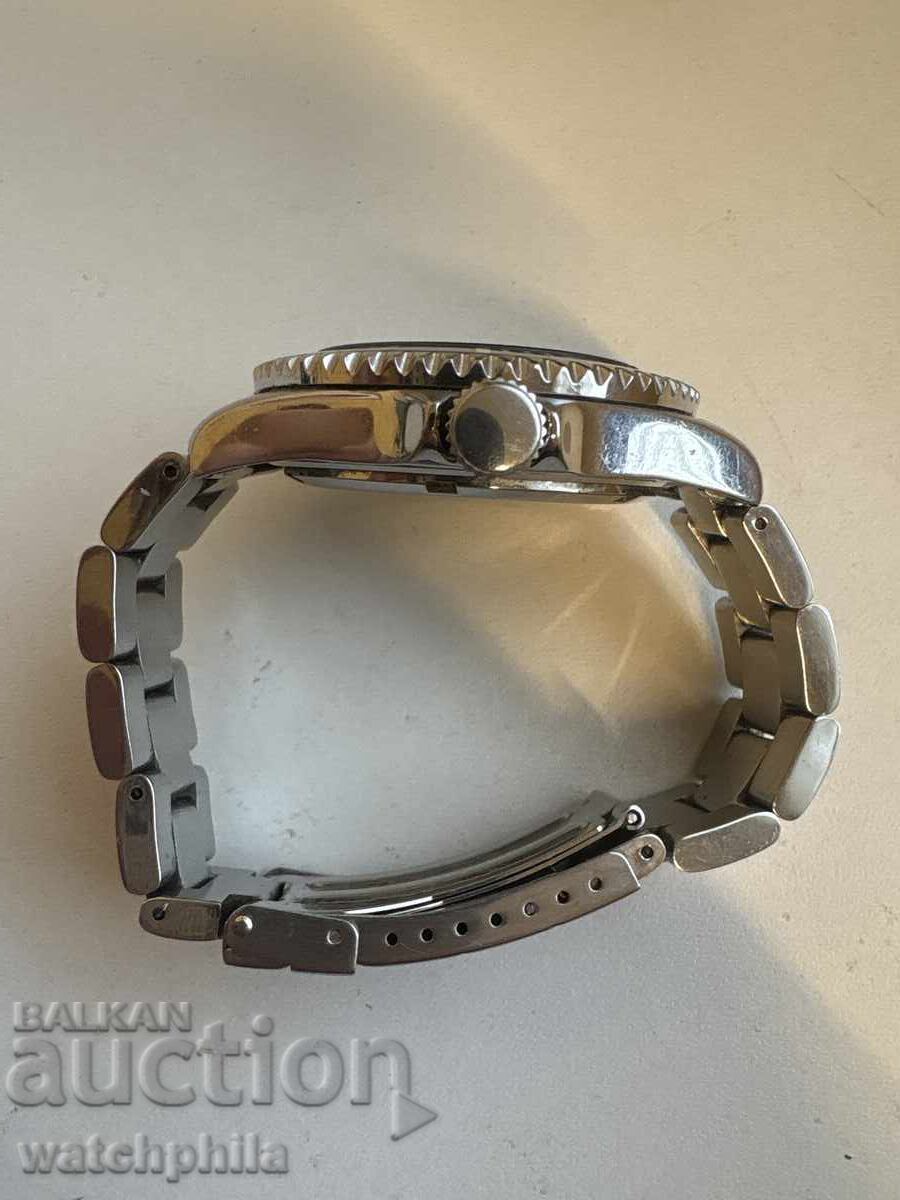 Доставка на Trias Kinetic Seiko механизъм, рядък. За ремонт или части.