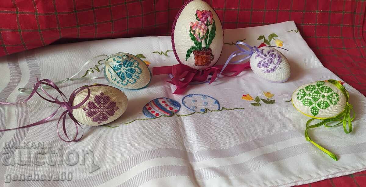 Velikdenski rŭchno izraboteni i brodirani yaĭtsa i tishlaĭfer