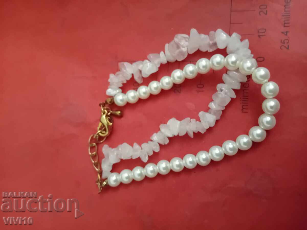 Brățară antică din perle și cristal cu preț € 20.00 | 39.12 BGN