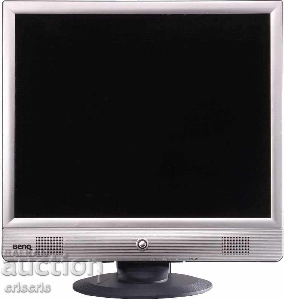 17-inchov monitor (VGA/DVI, byal/cheren, s tonkolona) με τιμή € 19.00 | 37.16 BGN