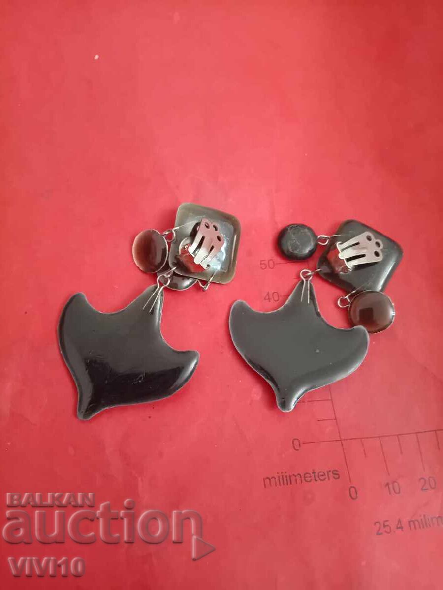 Cercei vechi, clips cu preț € 10.00 | 19.56 BGN