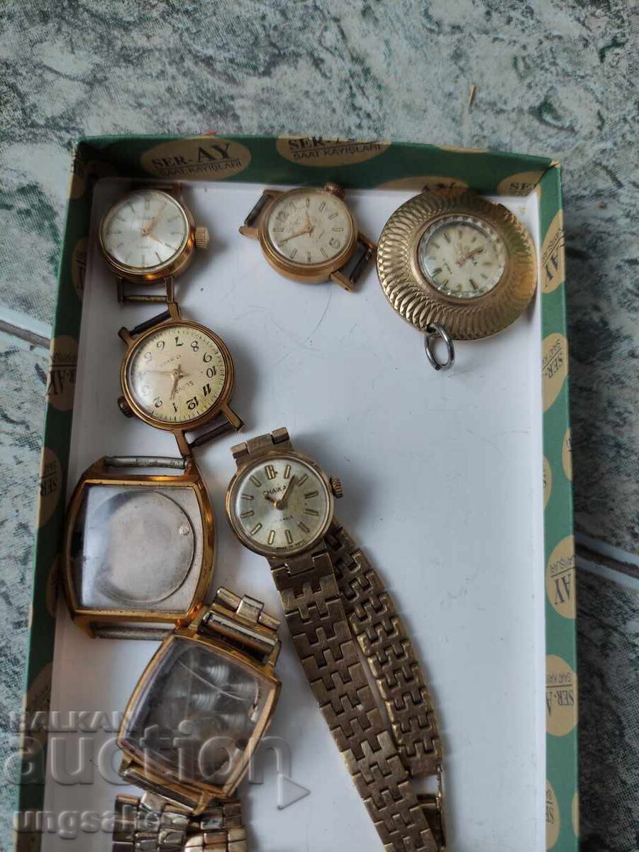 Carcase aurite de ceasuri rusești.