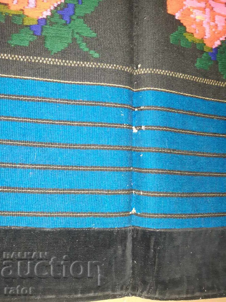 Livrarea Șorț din lână țesut autentic, costum